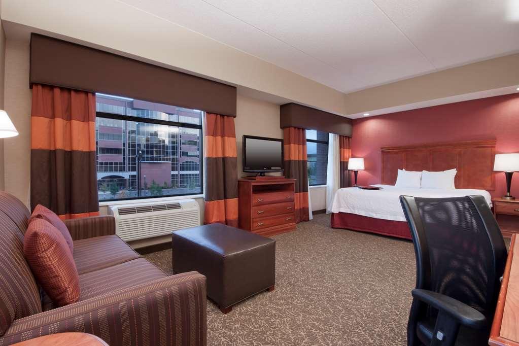 Hampton Inn & Suites Pittsburgh Downtown Номер фото