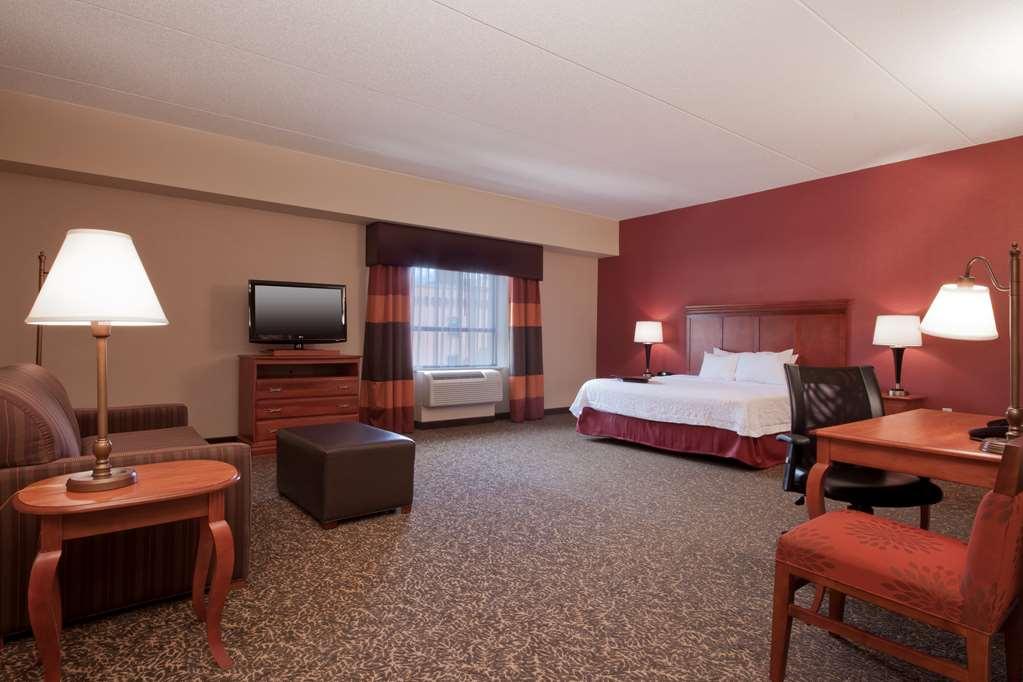 Hampton Inn & Suites Pittsburgh Downtown Номер фото