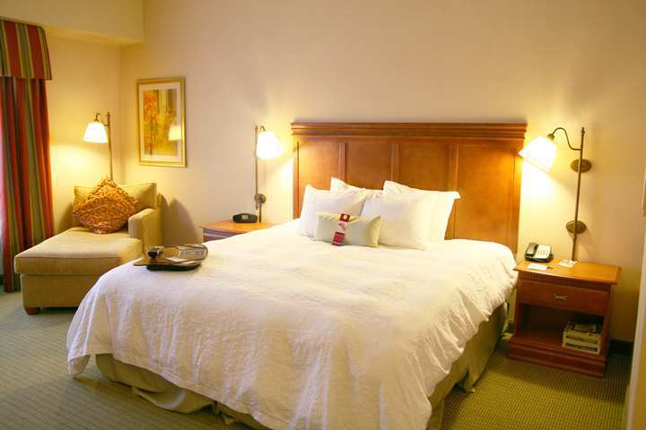 Hampton Inn & Suites Pittsburgh Downtown Номер фото